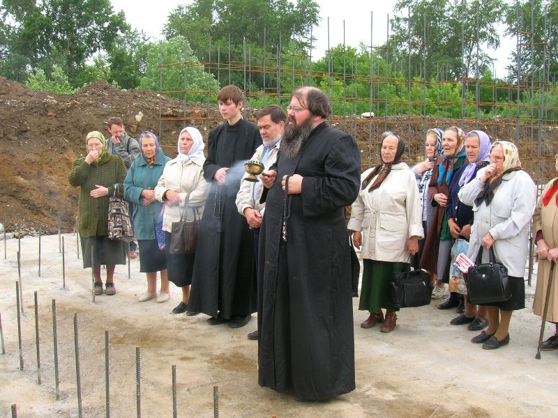Освящение закладного камня в фундамент будущего храма во имя святителя Николы Чудотворца