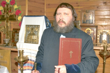 Отец Александр Хры­чёв. Фото из личного архива