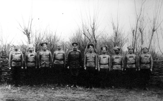 Группа Георгиевских кавалеров 3-й Донской казачьей батареи. 02.1916 г. (архив РГАКФД)