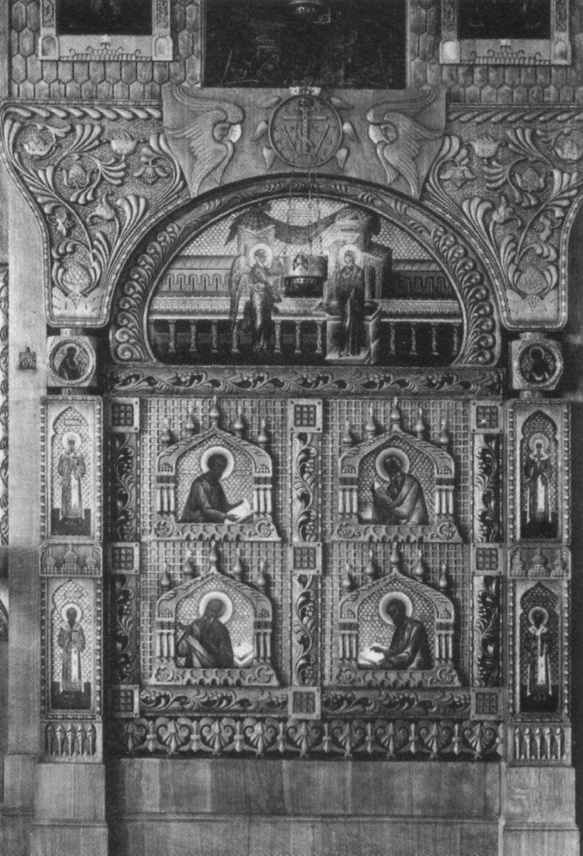 Иконостас поморского храма в Токмаковом