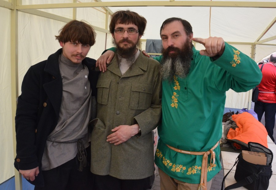Алексей Безгодов (справа), Михаил Лавренов и Алексей Геннадьевич Деликатный