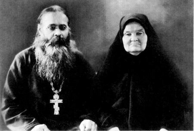 Протоиерей Иоанн Кудрин с супругой