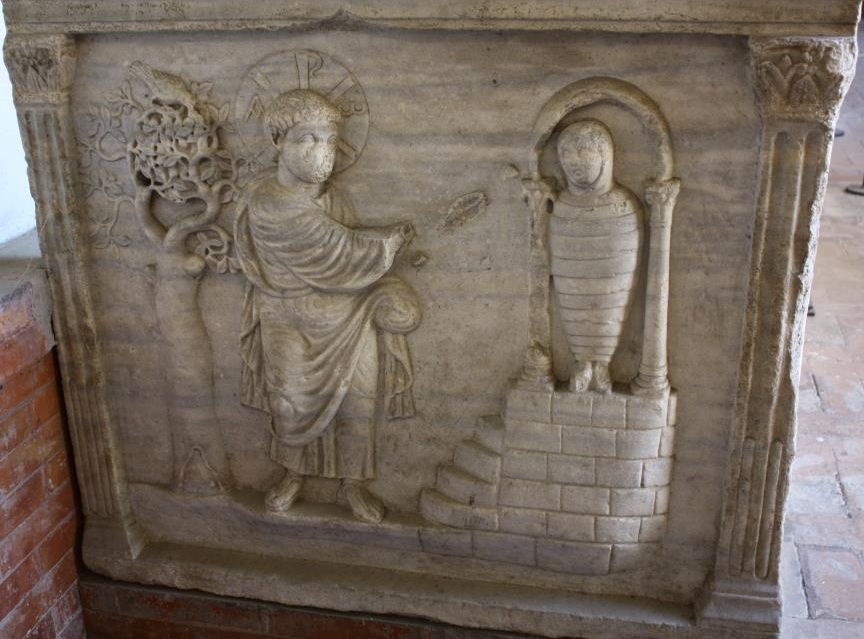 Воскрешение Лазаря. Саркофаг. Церковь Сан Витале, Равенна, Италия, IV в.