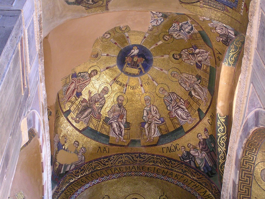  «Сошествие Святого Духа на апостолов» Мозаика в куполе церкви Осиос Лукас. Фокиде. Греция, XI век