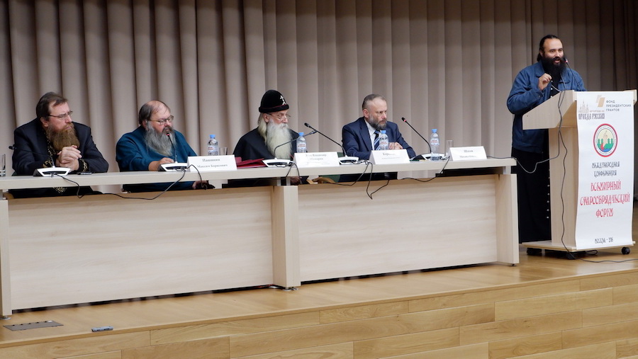 О. Андрей Марченко (РДЦ) во время дискуссии