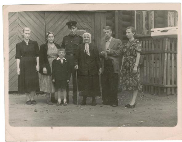 Фото 1958 года, июль. Отпуск Евгения Александровича Исаева. Одна из последних фотографий матушки Мелании