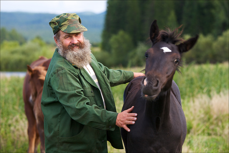Пётр Григорьевич Сасин и его лошадки. Верхний Шивей