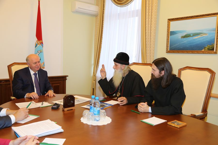 Встреча митрополита Корнилия с губернатором Самарской области Н. И. Меркушкиным