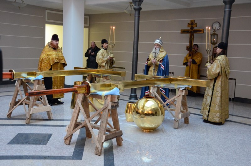 На колокольне Рогожского установлены позолоченные кресты