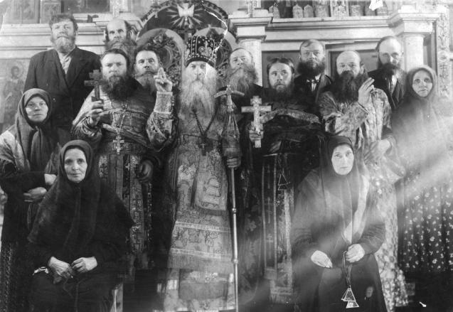 Архиепископ Епифаний, духовенство и прихожане (г. Самара, начало 1960-х годов)