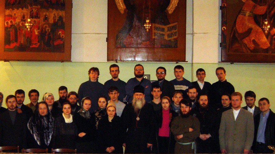 Общение  митрополита с молодежью  на Рогожском 