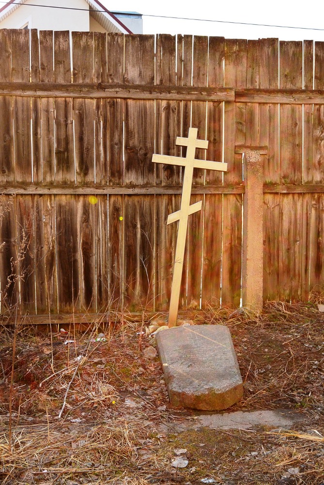 Крест на месте бывшего Всехсвятского кладбища