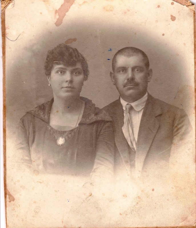 Анна Никифоровна Ешкова (Исаева) и Никита Васильевич Ешков. Фото 20-х годов