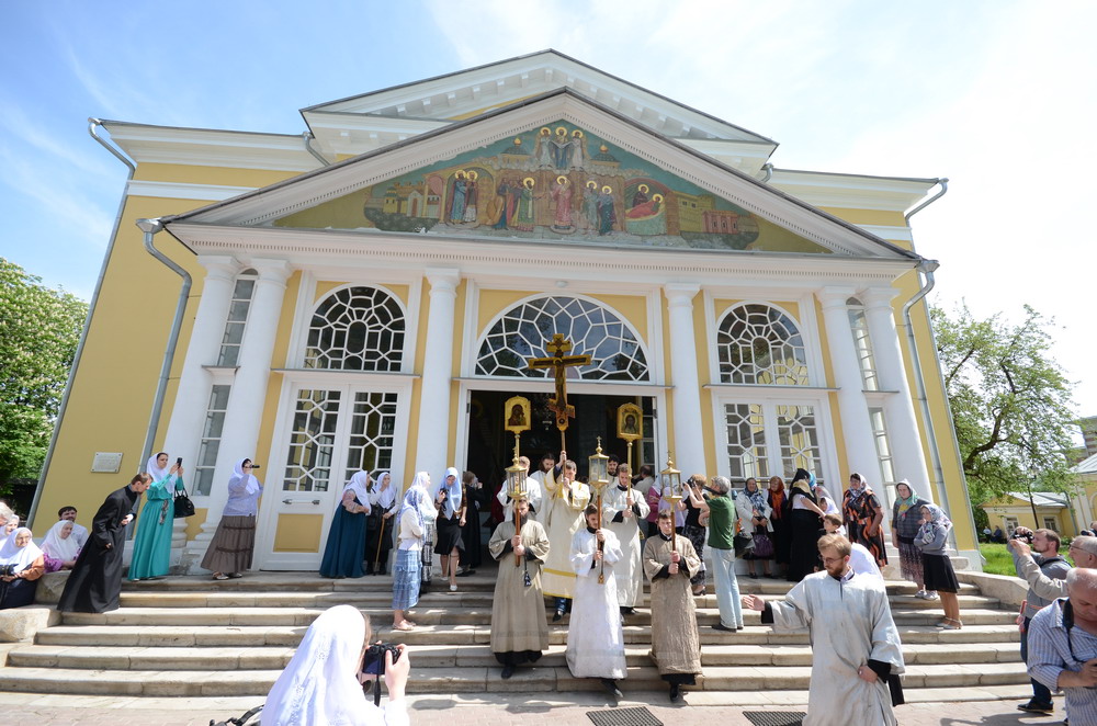 Крестный ход на Рогожском в день праздника