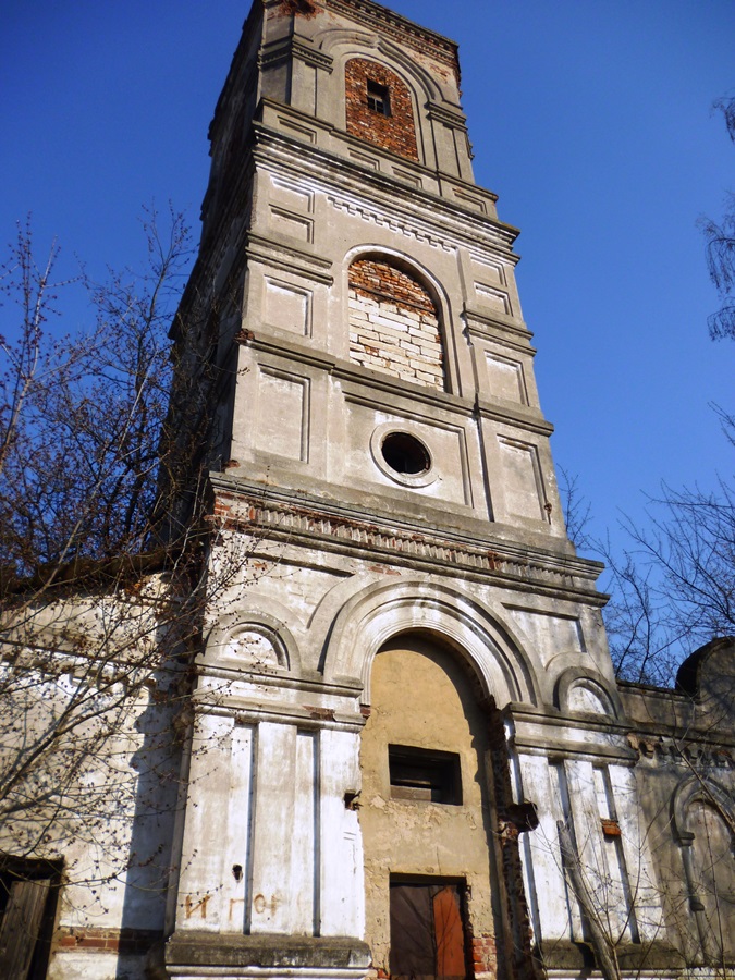 Остов колокольни старообрядческого храма во имя Святой Троицы