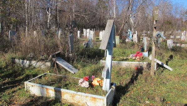 Акт вандализма на кладбище г. Невьянска (Свердловская область)