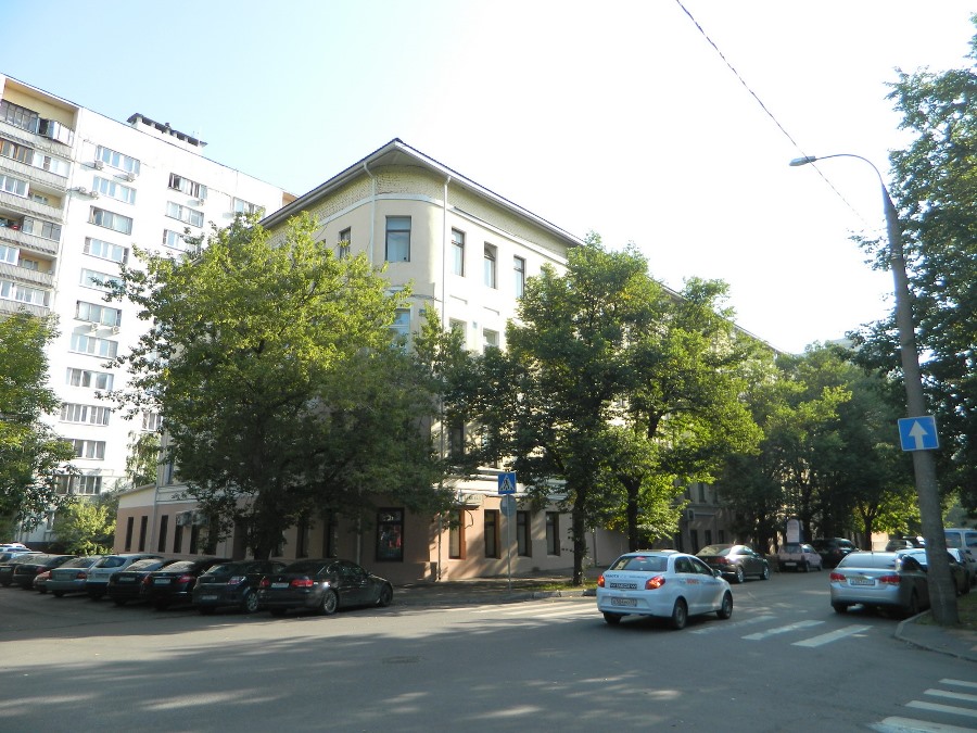  Перекресток Вековой (3-й Рогожской) и Малой Андроньевской. Здание, в котором до революции находилась «Калычевская» моленная