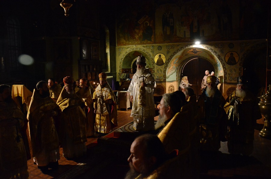 Внутри Покровского собора Русской Древлеправославной Церкви