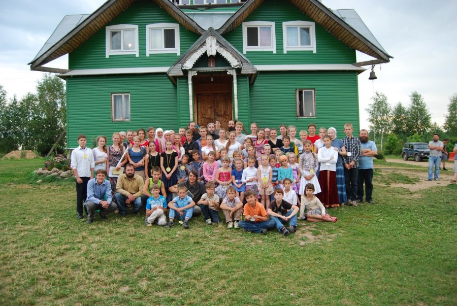 Участники детского лагеря «Ржевская обитель»