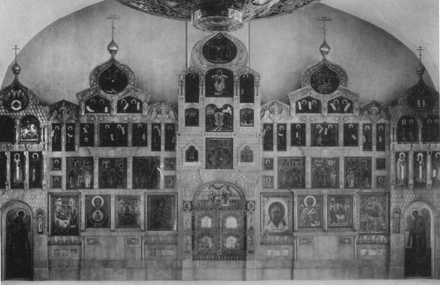 Иконостас поморского храма в Токмаковом