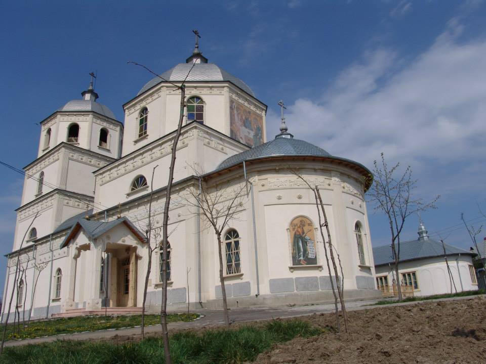 Храм во имя Живоначальной и Животворящей Троицы в селении Камень, Румыния