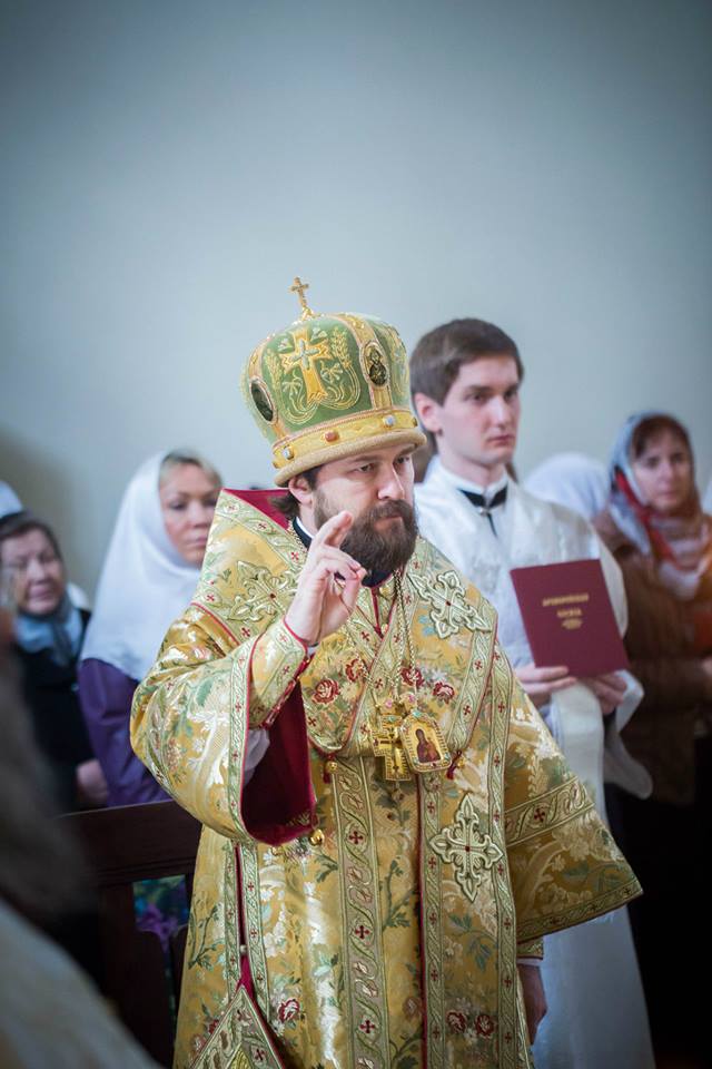 Митрополит Иларион (Алфеев) в храме Покрова Пресвятой Богородицы в Рубцове 18 апреля 2015 года