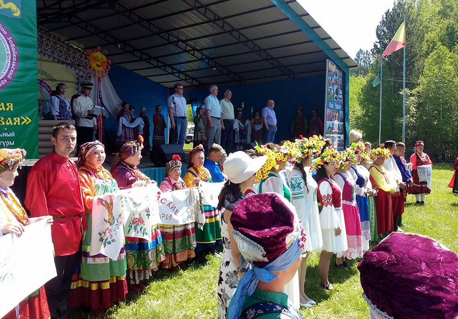 Фестиваль «Семейская круговая» в селе Красный Чикой