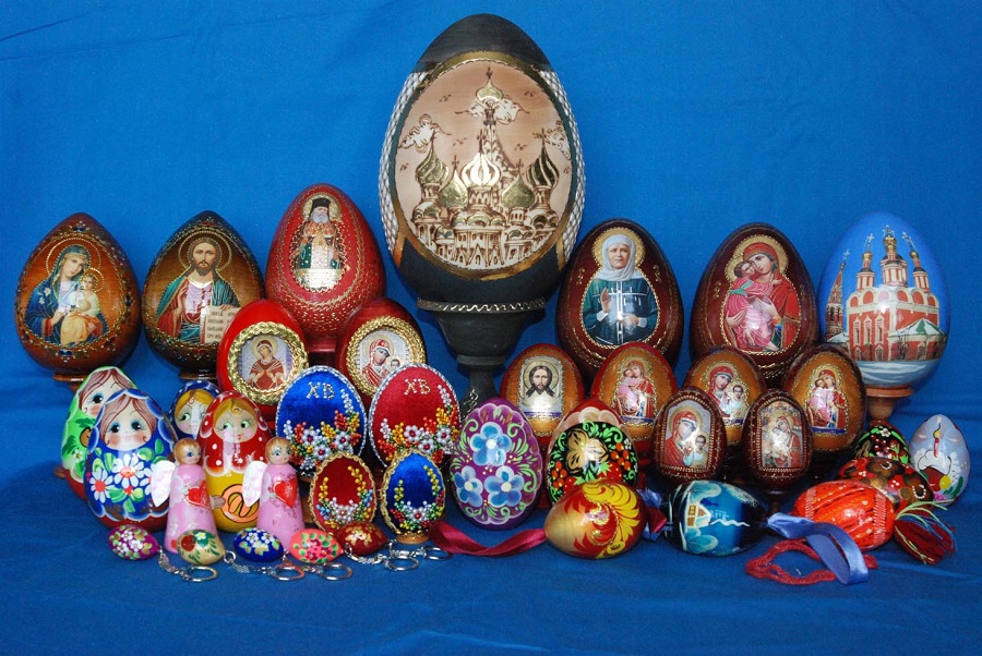 Деревянные яйца с изображением ликов Христа, Богородицы и святых
