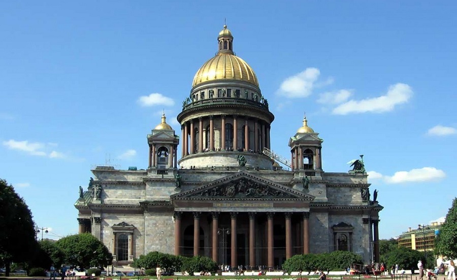 Исаакиевский собор в Санкт-Петербурге. Его возвращения добивается РПЦ, но власти пока против