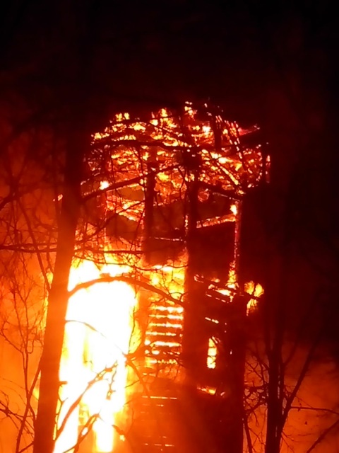 18 ноября 2015 года храм полностью сгорел.  Фото с сайта sobory.ru