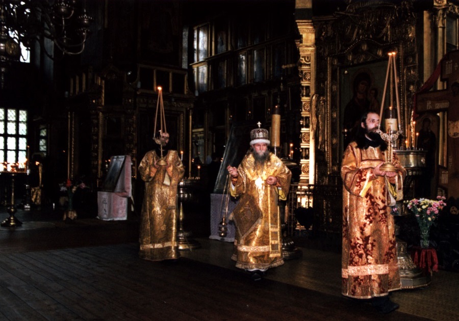 Митрополит Алимпий во время богослужения в Покровском кафедральном соборе в Москве. Фото М. Балакина