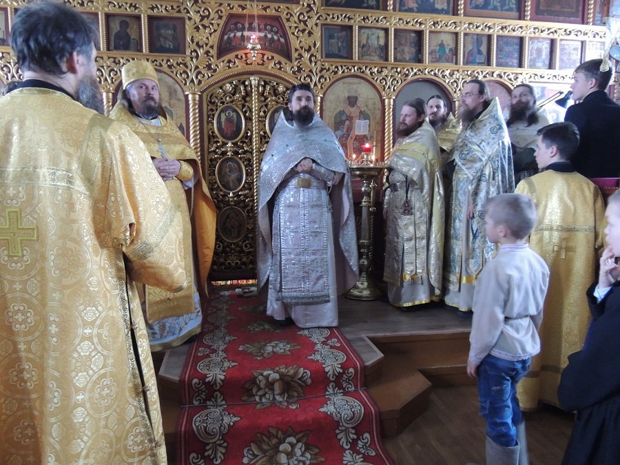 Духовенство со всей Уральской епархии собралось в храме во имя Рожества Иоанна Предотечи пос. Шамары