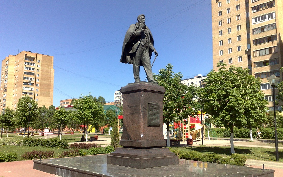 Памятник учёному Д.П. Рябушинскому в Железнодорожном