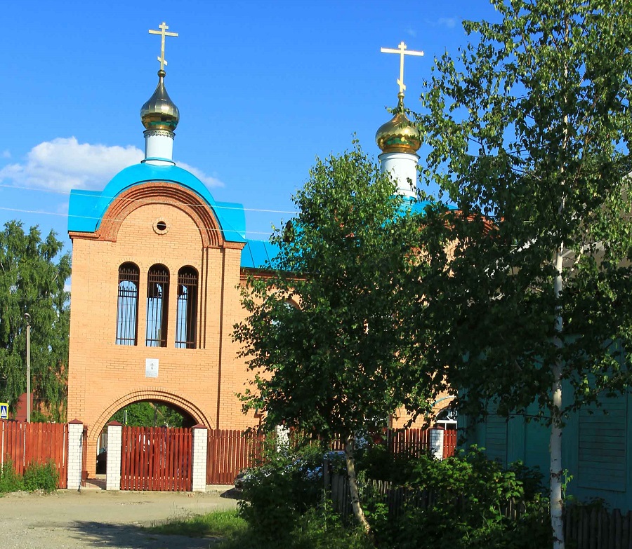 Новоосвященный храм во имя Всемилостивого Спаса. Невьянск