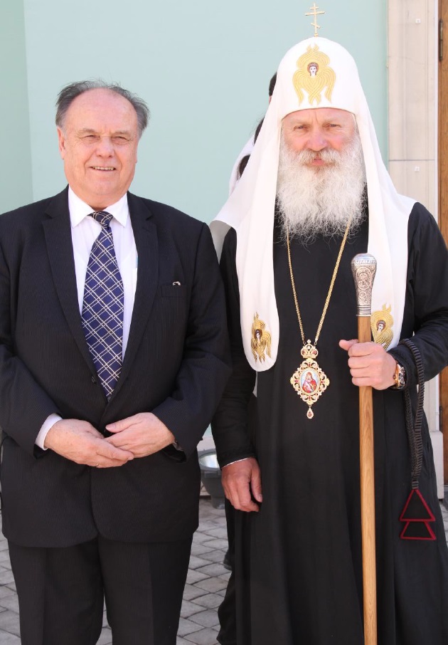 М.М. Овчинников с патриархом Александром (Калининым) (РДЦ). Во время конференции