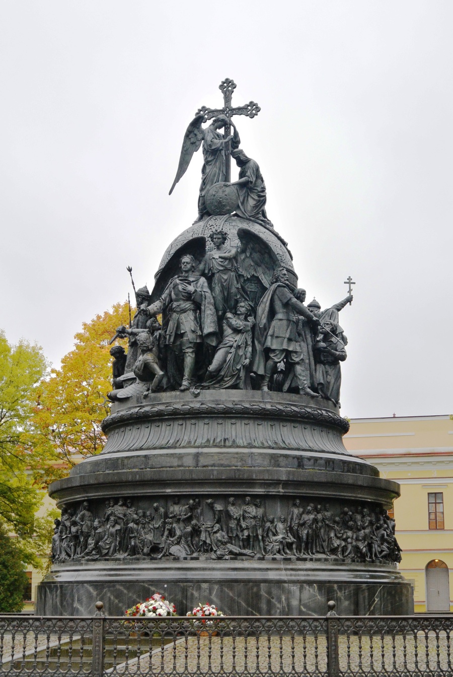 Восхитительная работа скульпторов памятник «Тысячелетие России»