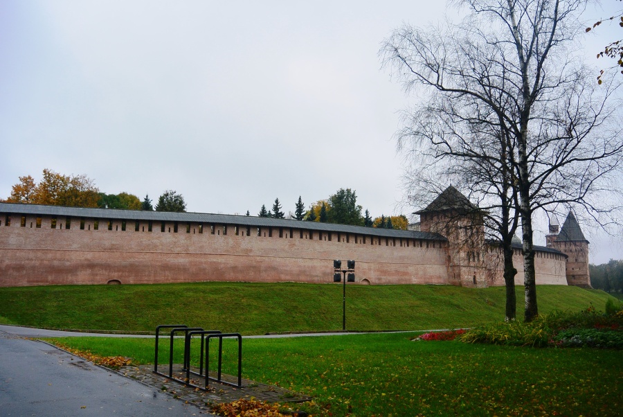 Кремлевская стена с башнями