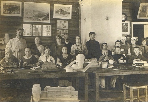 Георгий Петрович Матвеев с учениками