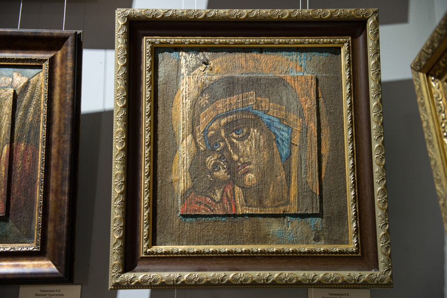 «Богородица Казанская», оконопись Александра Тихомирова