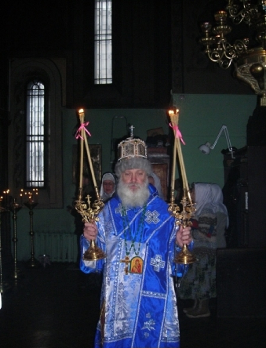 Праздничное Богослужение патриарха Александра на память трех святителей в Свято-Покровском кафедральном Соборе города Москвы