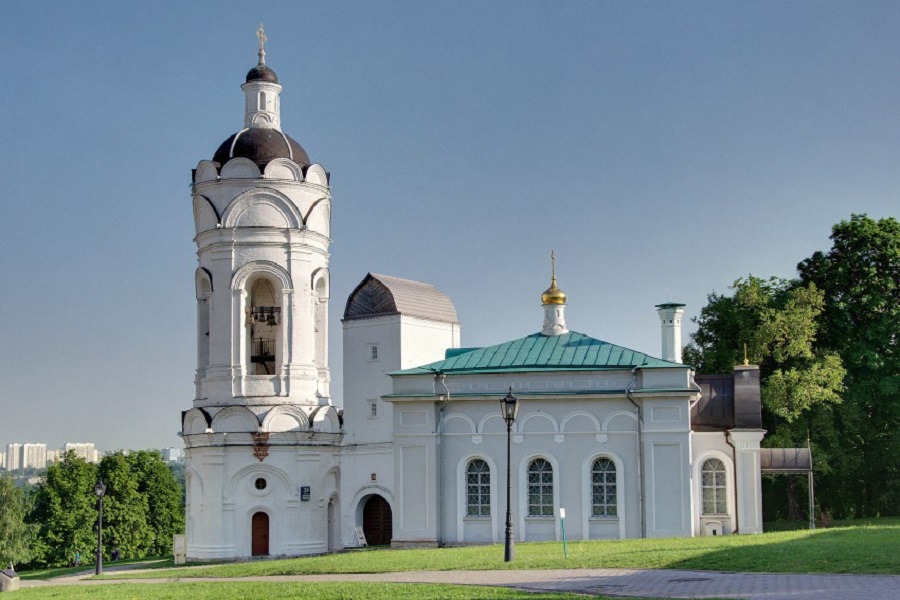 Церковь святого Георгия с колокольней, ансамбль усадьбы Коломенское