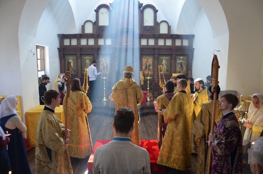 Освящение храма РПсЦ Введения Пресвятой Богородицы в г. Симферополе