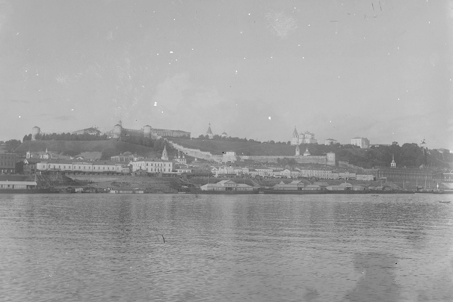 Вид на Нижневолжскую набережную со стороны р. Волги г. Нижний Новгород, около 1895, фото Максима Дмитриева