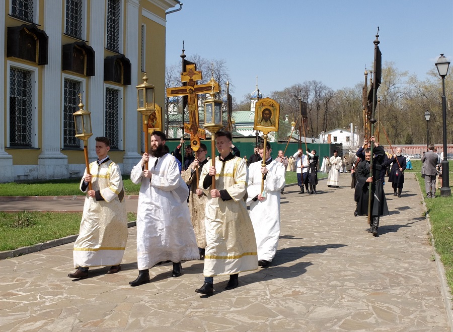 Крестный ход на Рогожском в Неделю Жен-Мироносиц