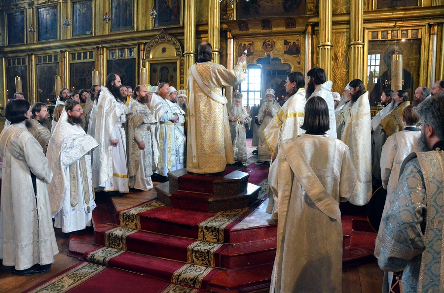 В конце богослужения духовенство возгласило многолетие предстоятелю Русской Православной старообрядческой Церкви