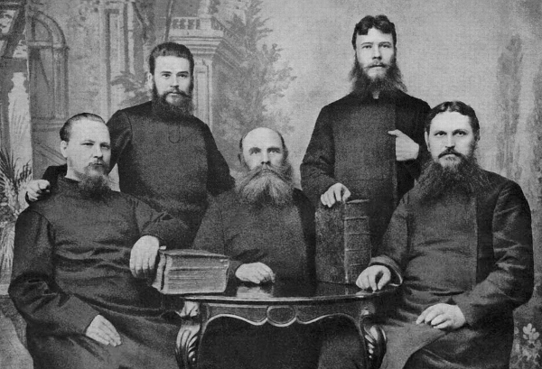 Группа старообрядческих начетчиков. Россия. Фото 1914 г. Начетчик и книга — их связь неразрывна