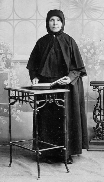 Монахиня старообрядческого поморского монастыря на реке Убе. Фото 1910 г.