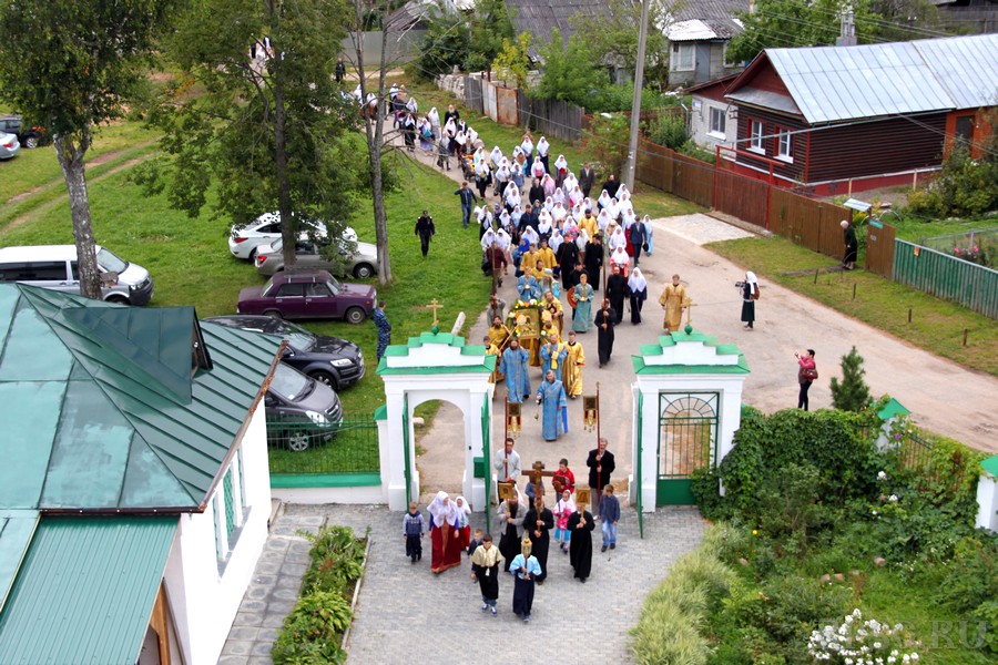 Празднование явления иконы Богородицы Феодоровской в Костроме