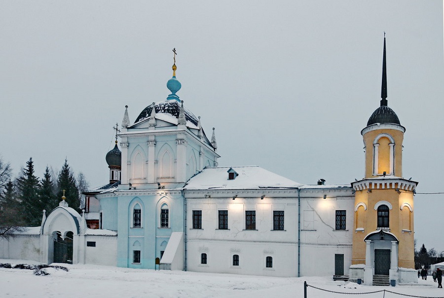 Свято-Троицкий Ново-Голутвин женский монастырь