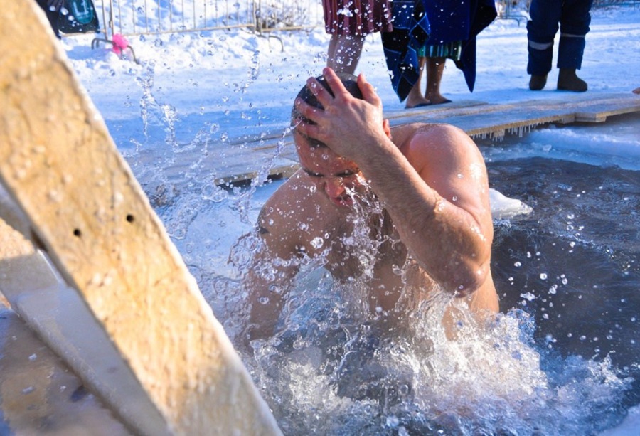 Крещенское купание — это светское развлечение, считает митрополит РПЦ Иосиф